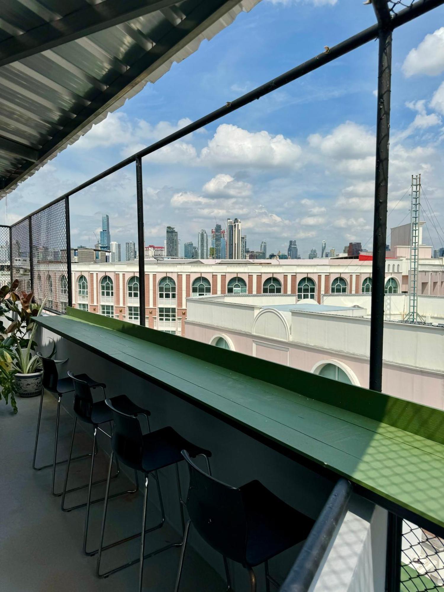 Sabai Dee Minitel Hotell Bangkok Exteriör bild