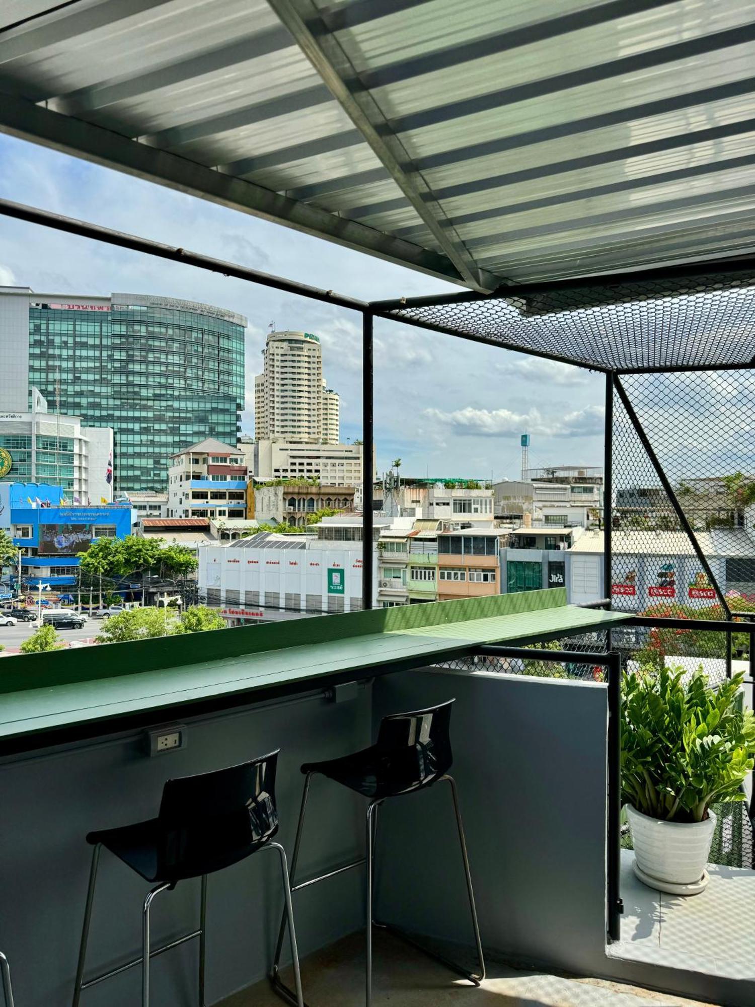 Sabai Dee Minitel Hotell Bangkok Exteriör bild