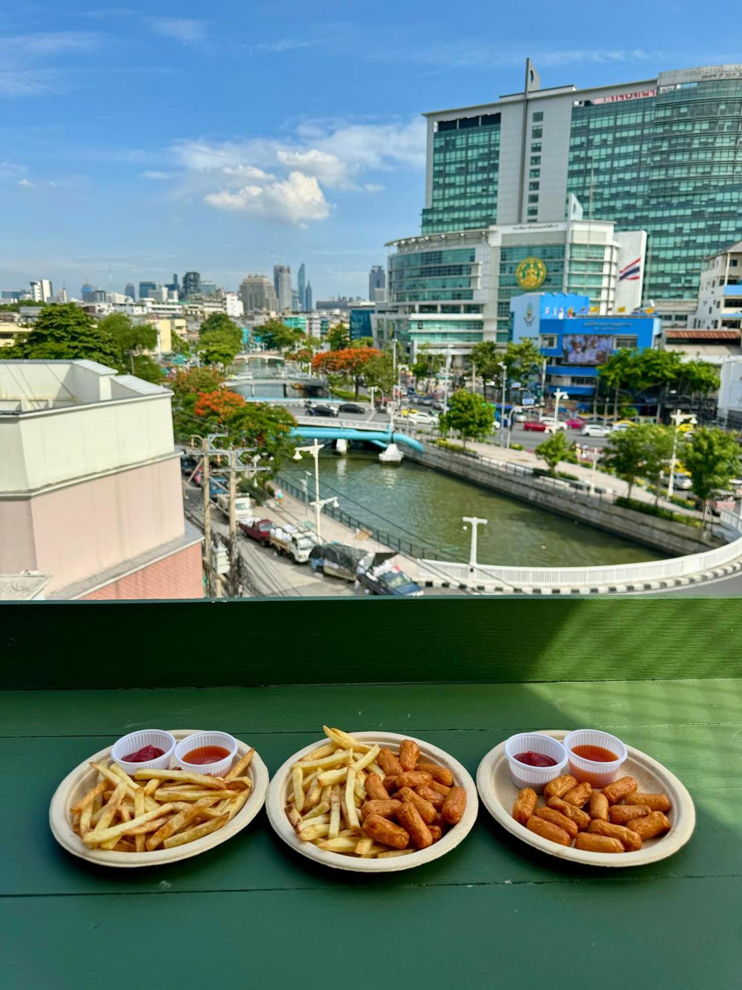 Sabai Dee Minitel Hotell Bangkok Exteriör bild